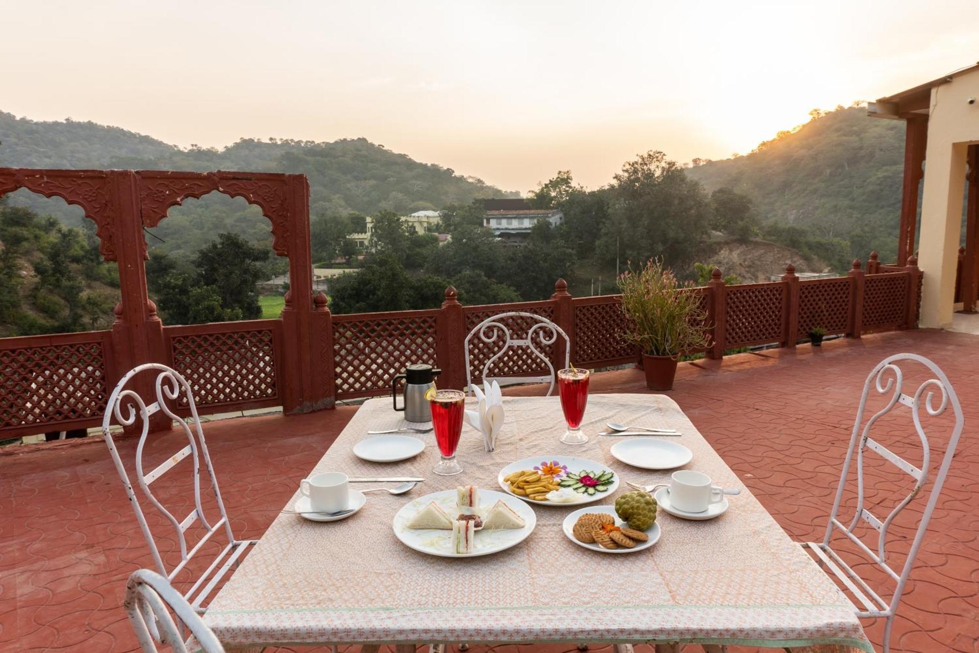Treebo Kumbhal Castle, 2 Km From Kumbalgarh Fort Kumbhalgarh Exterior foto